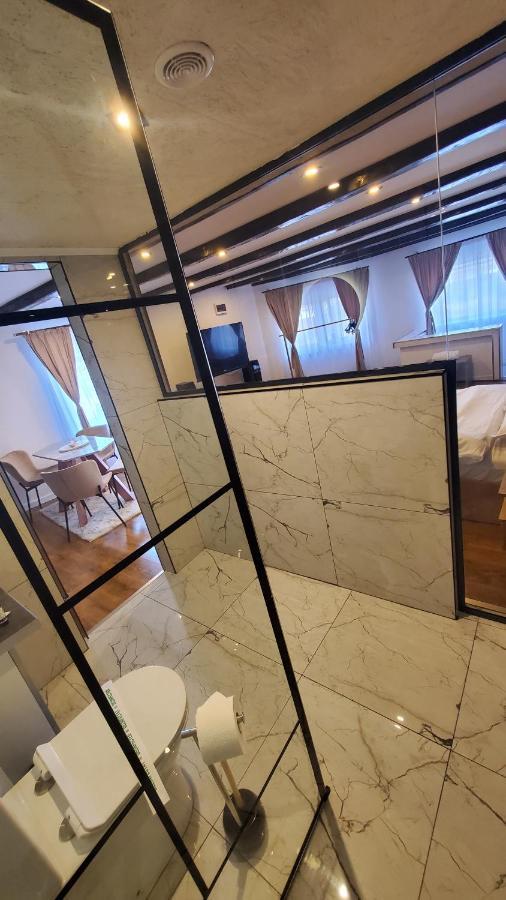 Flux Studios Apart 2 Oradea Luaran gambar