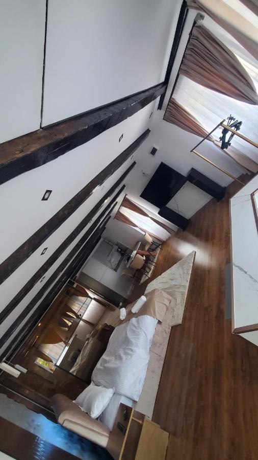 Flux Studios Apart 2 Oradea Luaran gambar