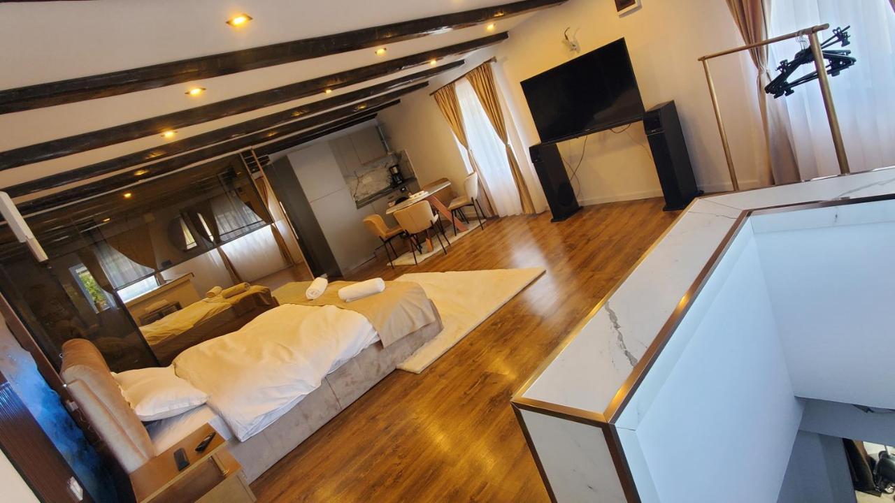 Flux Studios Apart 2 Oradea Luaran gambar