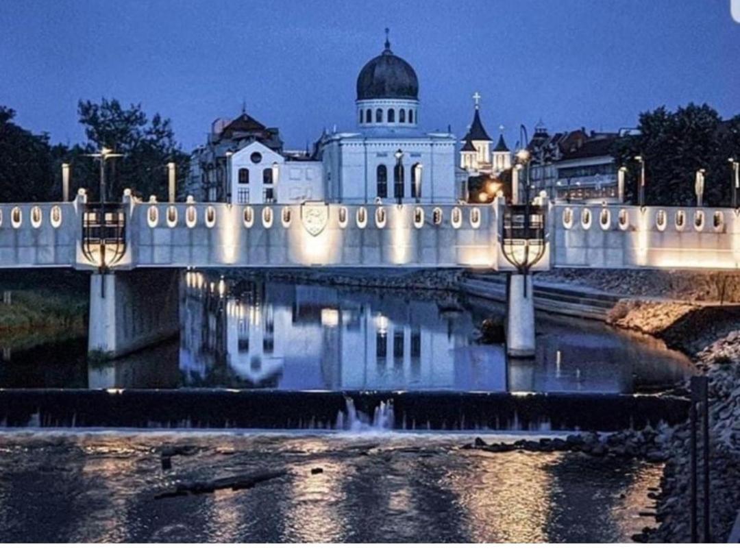 Flux Studios Apart 2 Oradea Luaran gambar